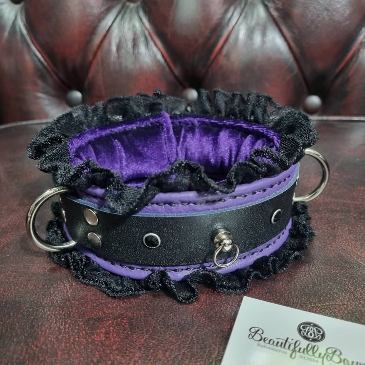 Moulin Rouge Submissive Collar