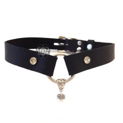 Pretty Pearl Submissive Collar