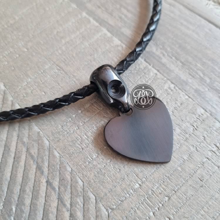 Heart Day Collar Pendant - Black