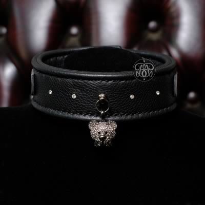 Bear Hug Leather Submissive Collar